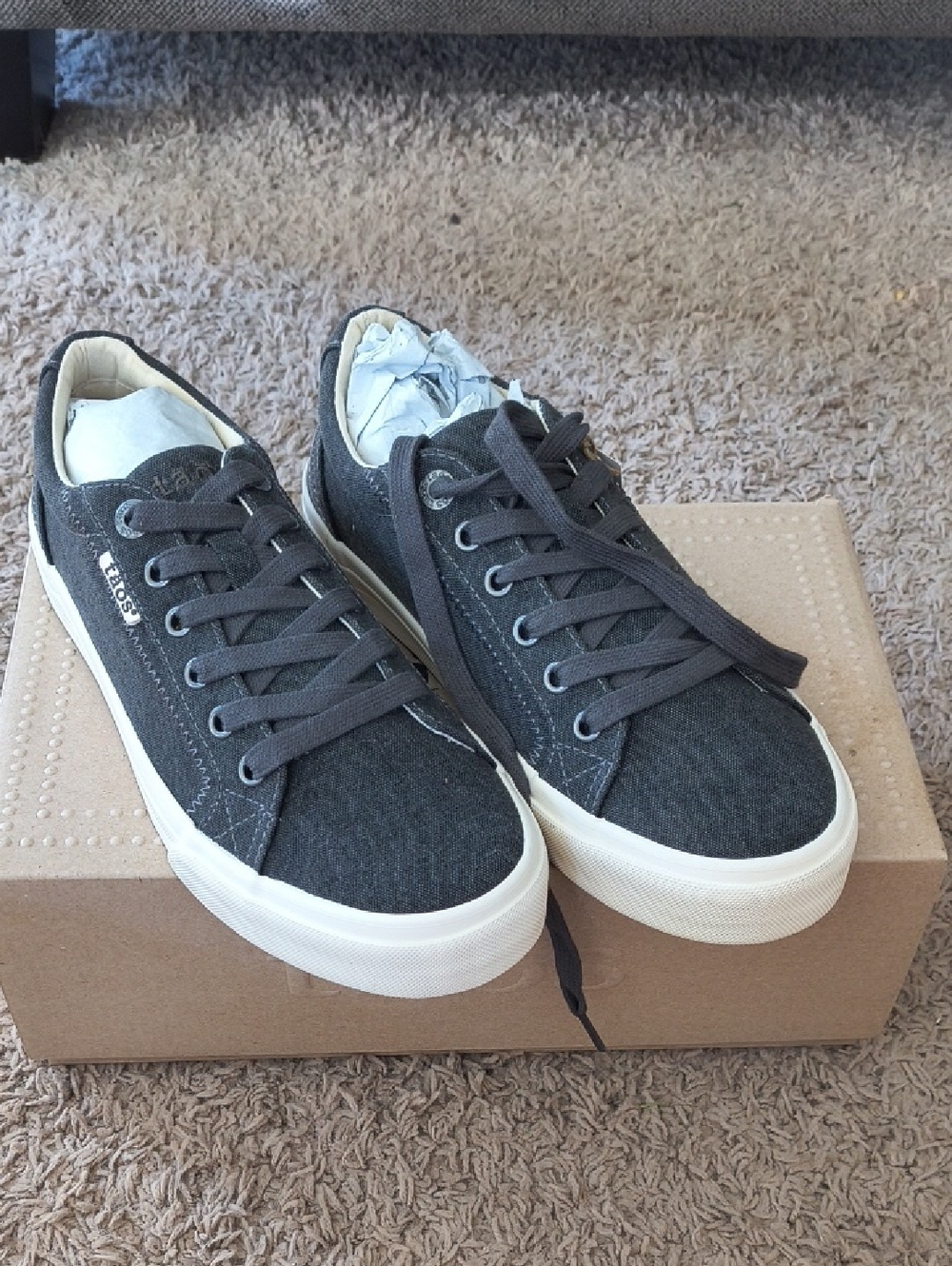 Taos Charcoal Sneakers